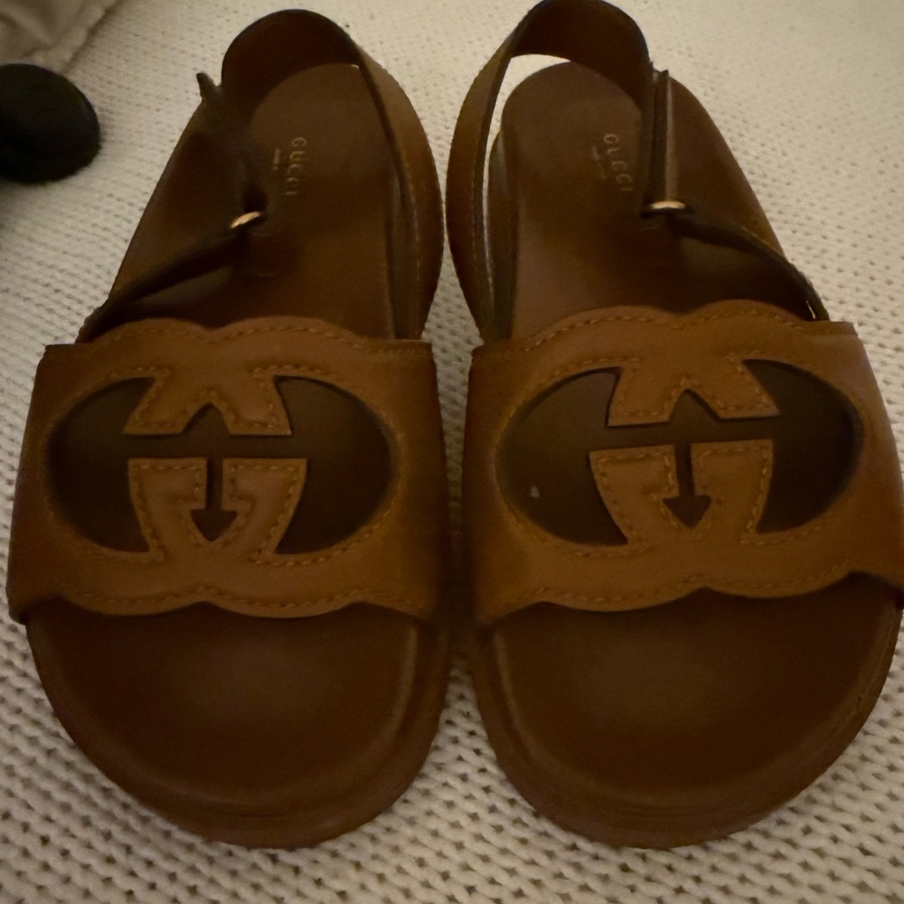 Gucci Brown Sandals Luxurious Suede Flip Flops
